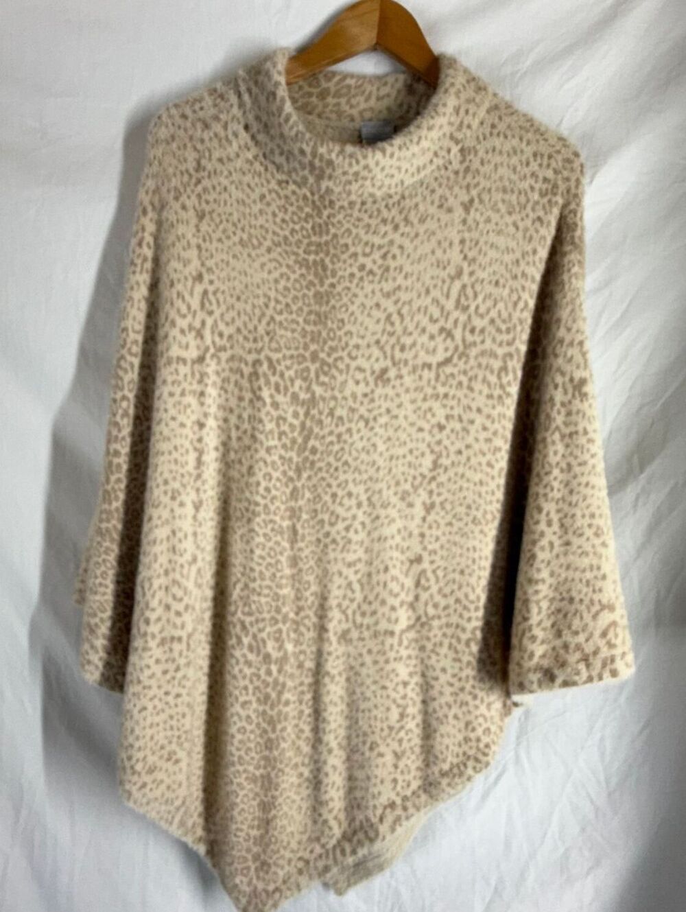 NWT Chico's L/XL Cowlneck Featherknit Yarn Beige Leopard Print Poncho Sweater